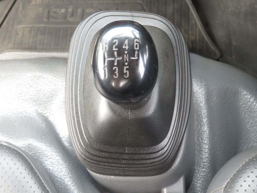 いすゞ エルフ TPG-NKR85AD(2WD)の写真25