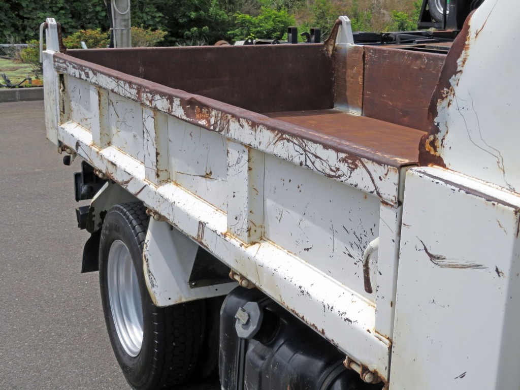 運転席側あおり各所にキズ・サビ・ヘコミがあります。|いすゞ エルフ TPG-NKR85AD(2WD)の写真48