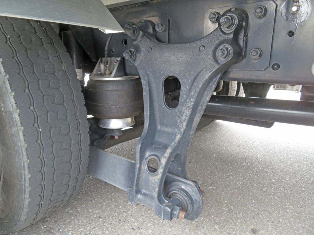 エアサスです。|日野 レンジャー 2KG-FD2ABG(2WD)の写真5