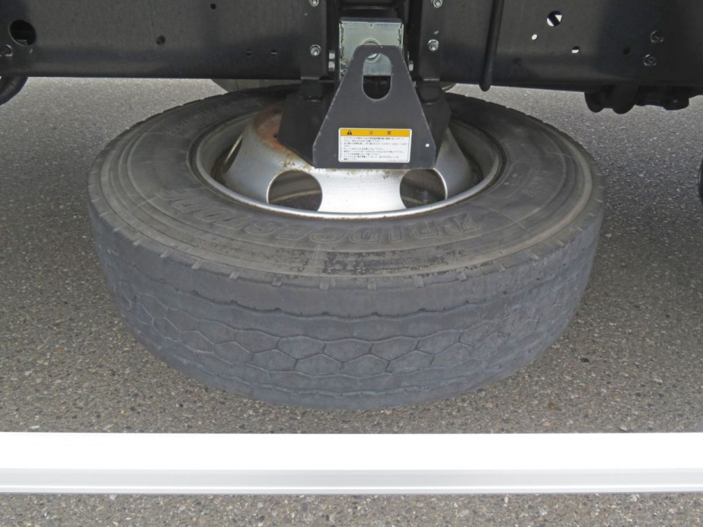 スペアタイヤ付きです。|日野 レンジャー 2KG-FD2ABG(2WD)の写真14