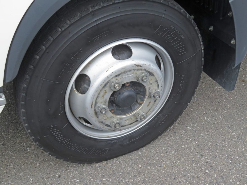 ホイールにキズ・スレがあります。|日野 レンジャー 2KG-FD2ABG(2WD)の写真25