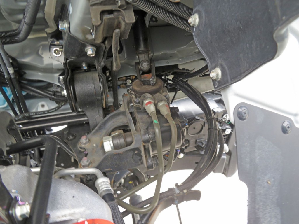 キャブ下に少しサビがあります。|日野 レンジャー 2KG-FD2ABG(2WD)の写真30