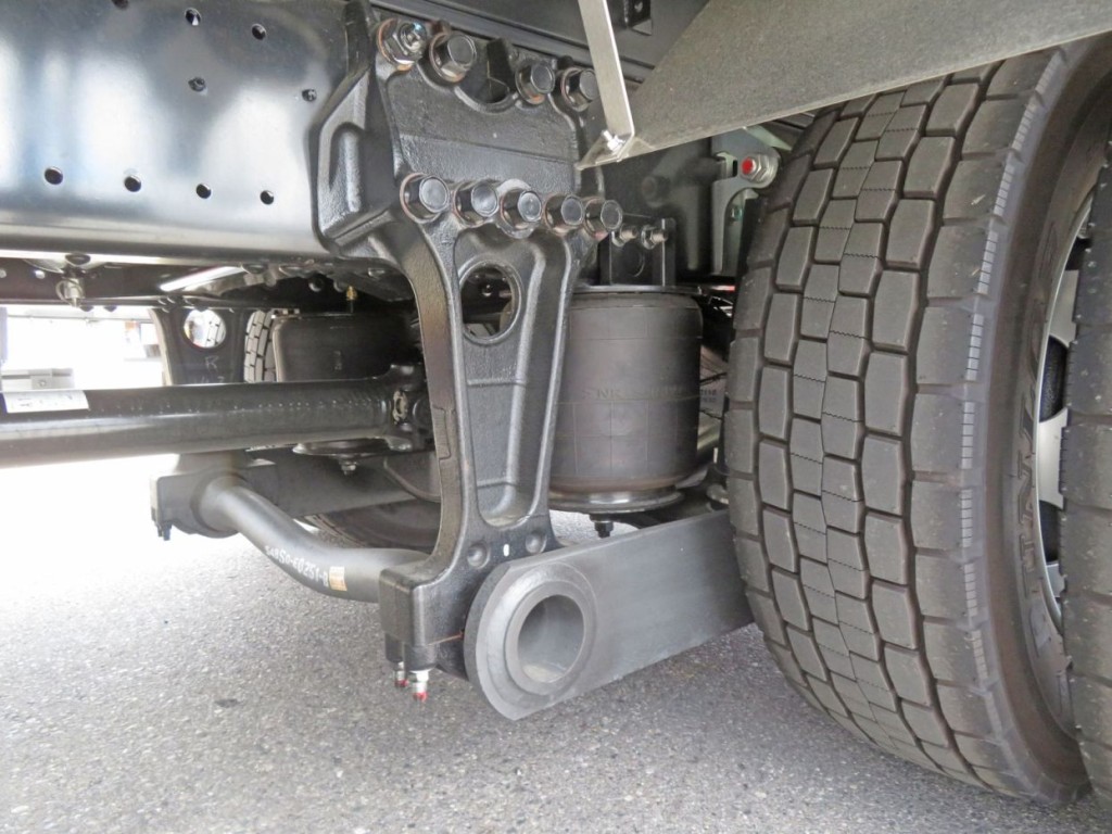 エアサスです。|日野 レンジャー 2KG-FE2ACGの写真5
