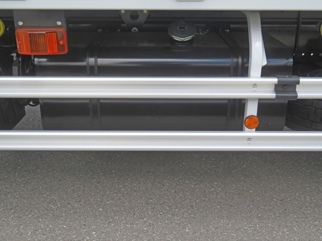 燃料タンクは200Lです。|日野 レンジャー 2KG-FE2ACGの写真17
