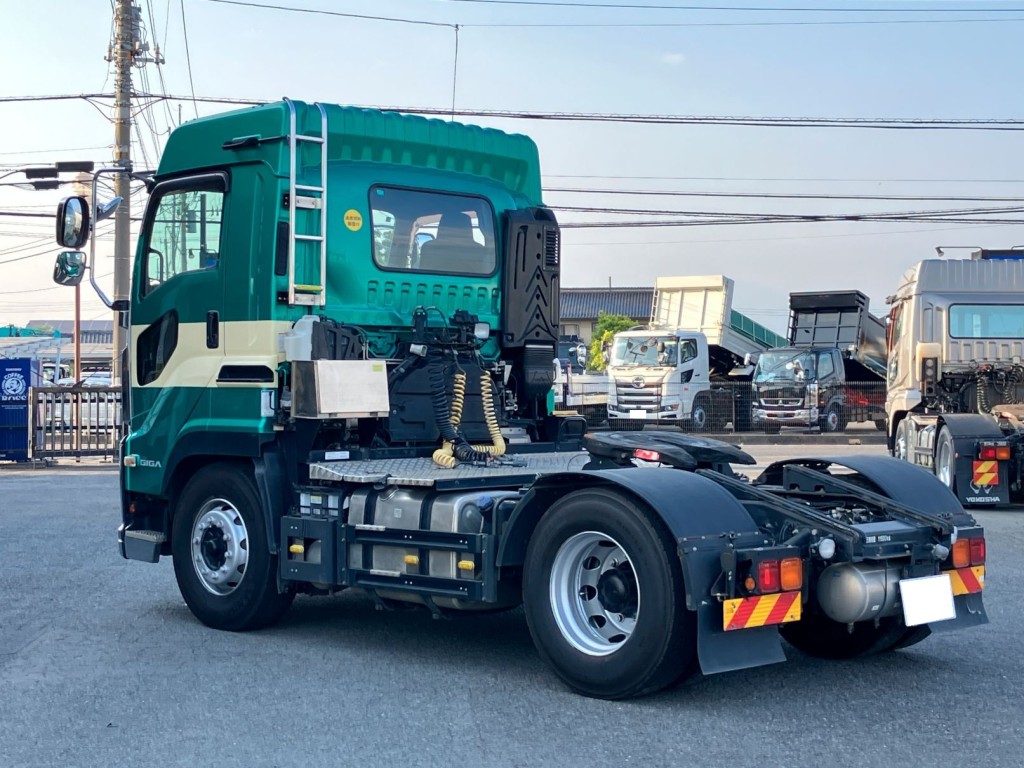 いすゞ ギガ 2KG-EXD52CDの写真3