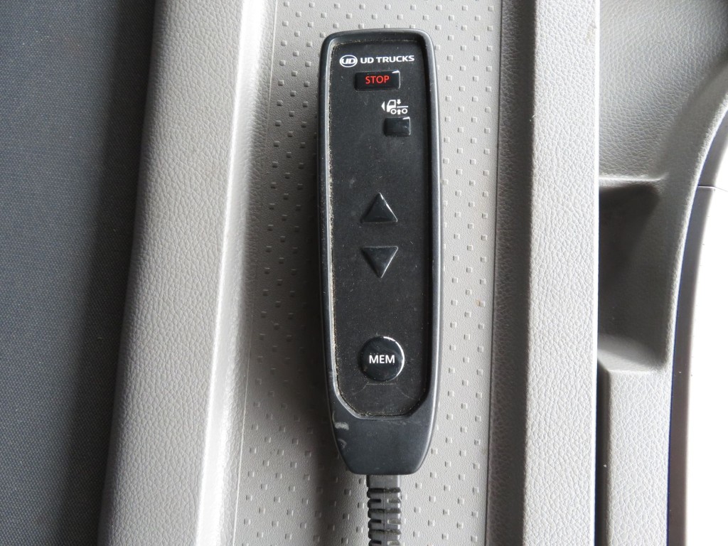 エアサスのコントローラーです。|UDトラックス クオン 2PG-CG5CAの写真23