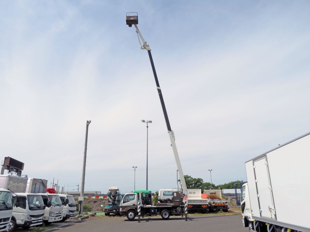 上限まで伸ばした状態です。|日野 デュトロ TKG-XZU640F(2WD)の写真5