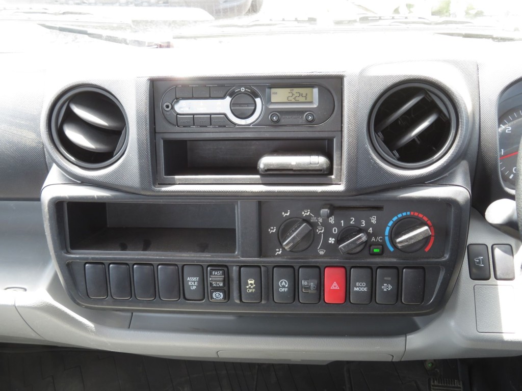 インパネ周りの状態です。|日野 デュトロ TKG-XZU640F(2WD)の写真27