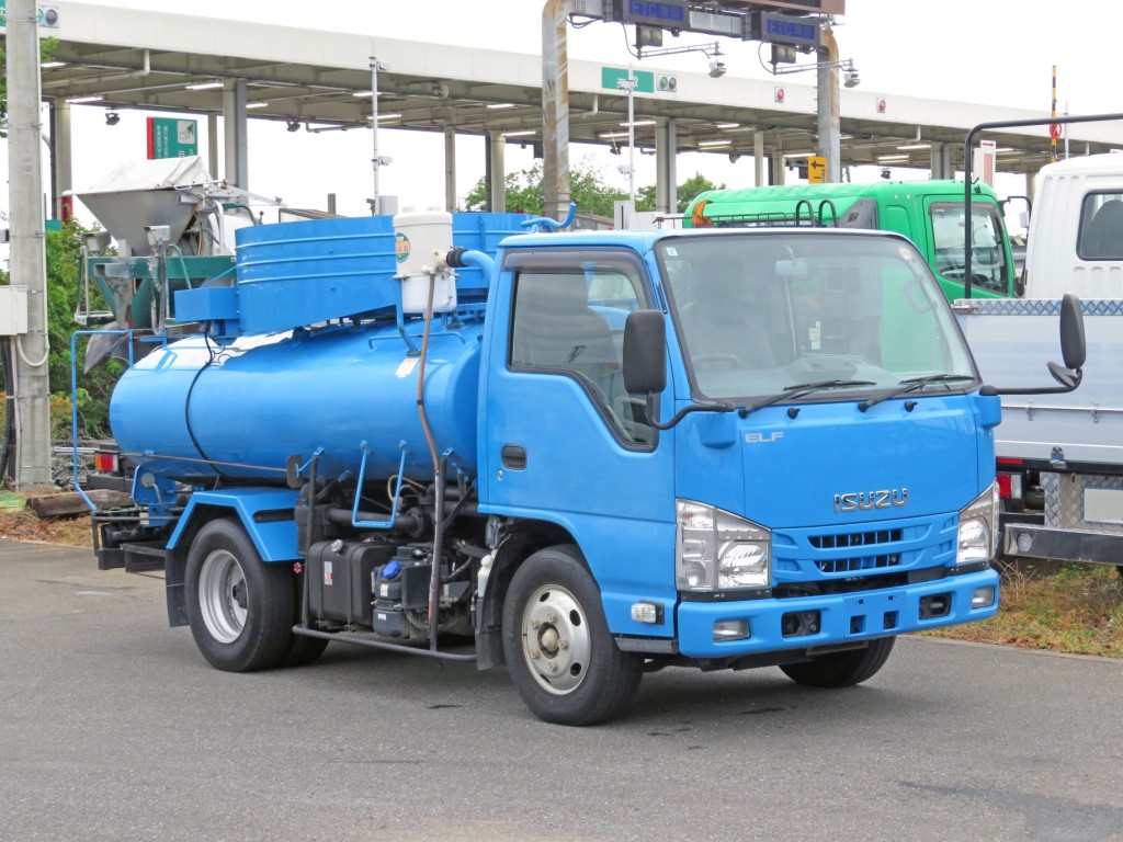 いすゞ エルフ 2RG-NKR88AN(2WD)の写真2