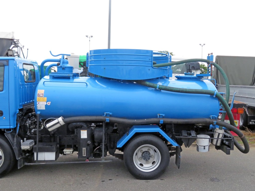 タンクの外観状態です。|いすゞ エルフ 2RG-NKR88AN(2WD)の写真10