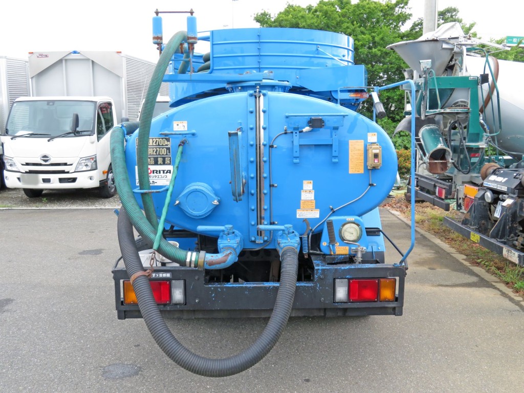 積載物は糞尿です。|いすゞ エルフ 2RG-NKR88AN(2WD)の写真11