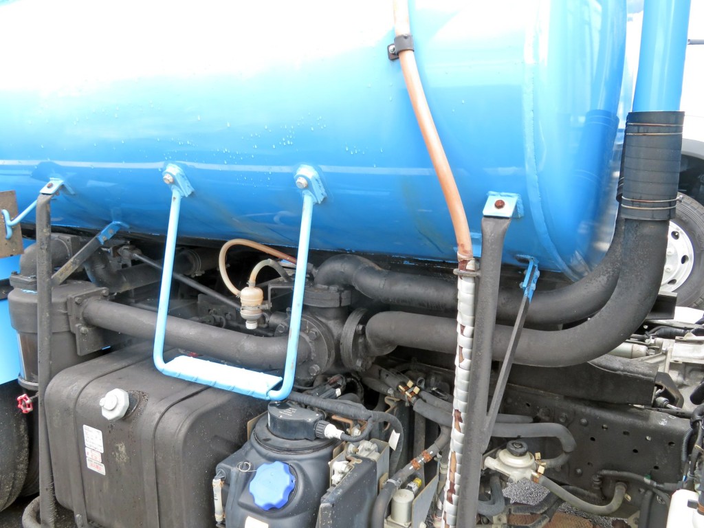 配管周りの状態です。|いすゞ エルフ 2RG-NKR88AN(2WD)の写真12
