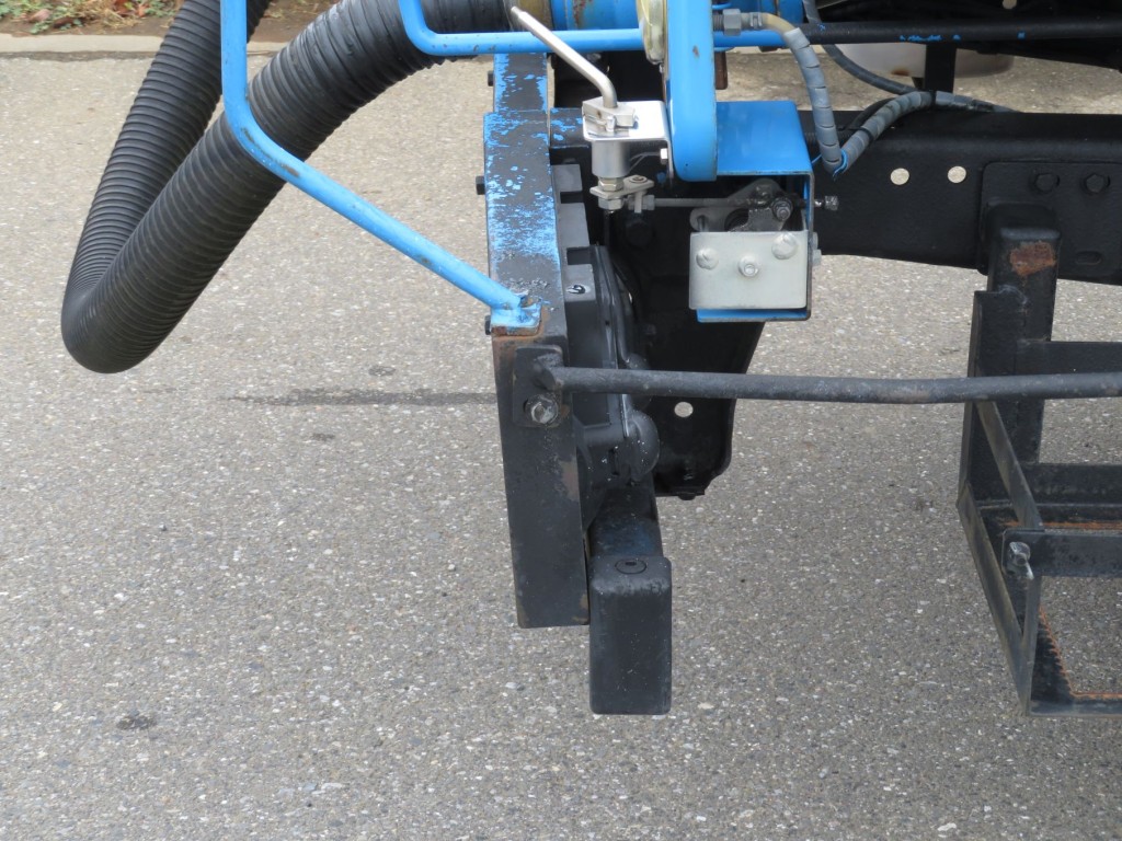 テールランプステーに曲がりがあります。|いすゞ エルフ 2RG-NKR88AN(2WD)の写真41
