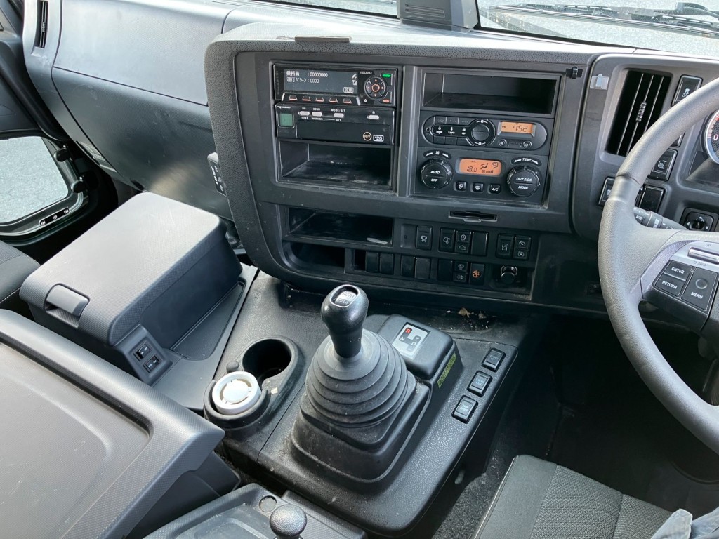 いすゞ ギガ 2PG-EXD52CDの写真15