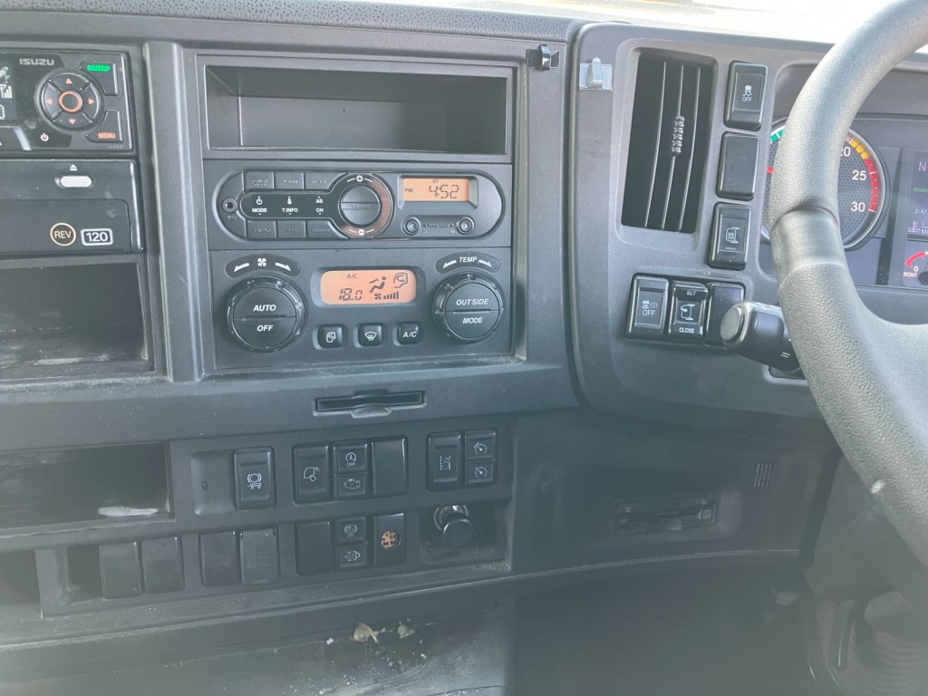 いすゞ ギガ 2PG-EXD52CDの写真16