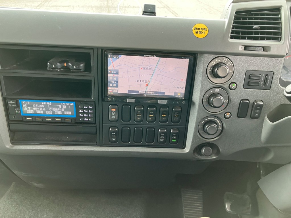 スイッチ類及びメモリーナビの状態です。|三菱 ファイター QKG-FK62FZの写真19