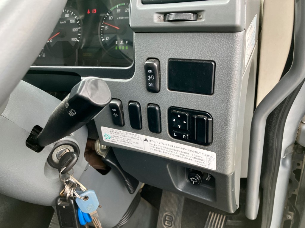 スイッチ類です。|三菱 ファイター QKG-FK62FZの写真20
