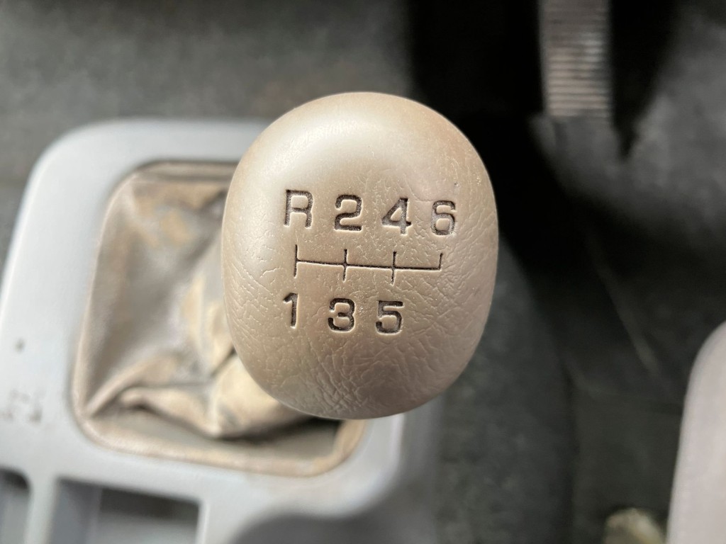 6速マニュアルです。|三菱 ファイター QKG-FK62FZの写真24