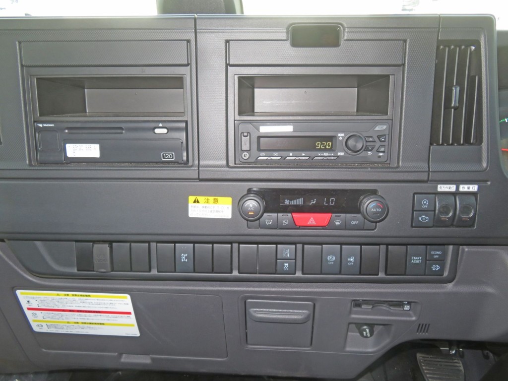 パネル周りの状態です。|いすゞ フォワード 2RG-FTR90U4の写真31