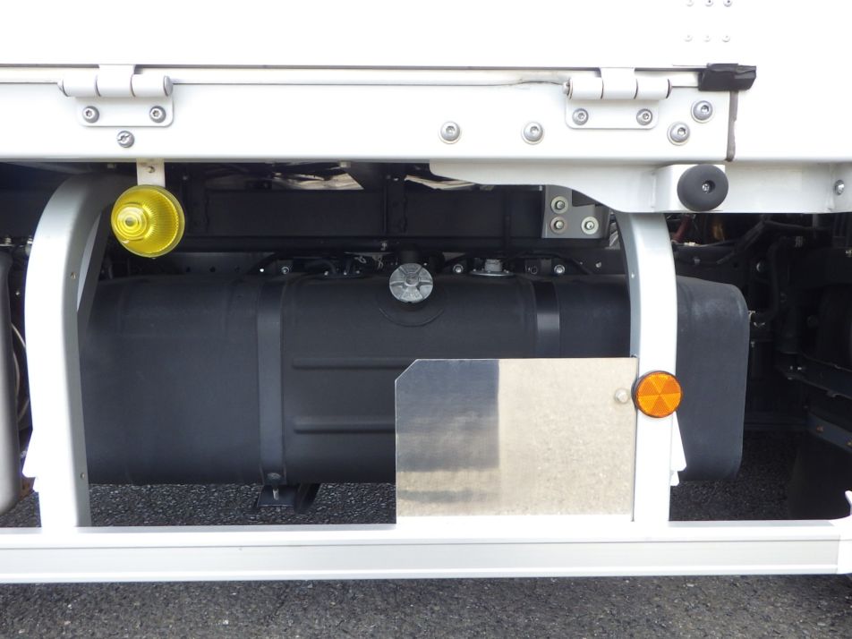 燃料タンクは100Lです。|日野 デュトロ 2RG-XZU712M(2WD)の写真14