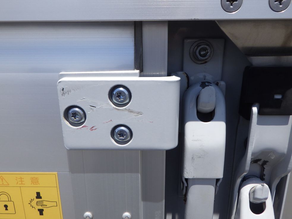 運転席側アオリ前方にスレがあります。(助手席側にもあります)|日野 デュトロ 2RG-XZU712M(2WD)の写真28