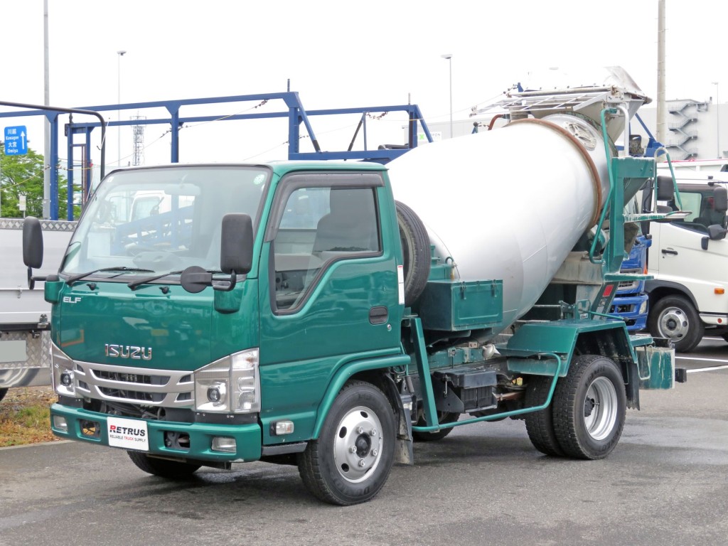 いすゞ エルフ 2RG-NKR88N(2WD)の写真1