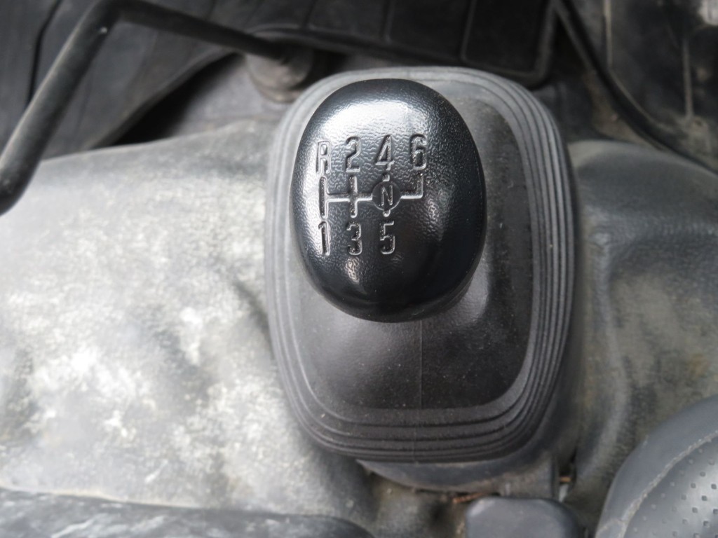 いすゞ エルフ 2RG-NKR88N(2WD)の写真23