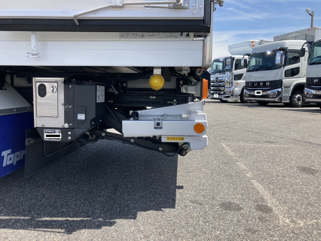ゲートを格納した状態です。|日野 デュトロ 2RG-XZU710M(2WD)の写真30
