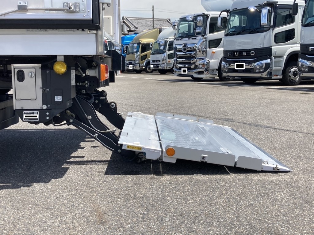ゲートを降ろして接地させた状態です。|日野 デュトロ 2RG-XZU710M(2WD)の写真31