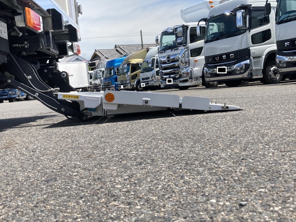 ゲートを降ろして接地させた状態です。|日野 デュトロ 2RG-XZU710M(2WD)の写真32