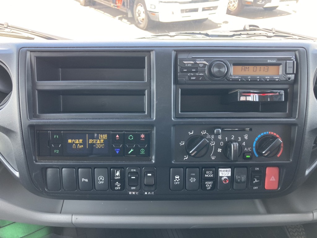 インパネ周りです。|日野 デュトロ 2RG-XZU710M(2WD)の写真42