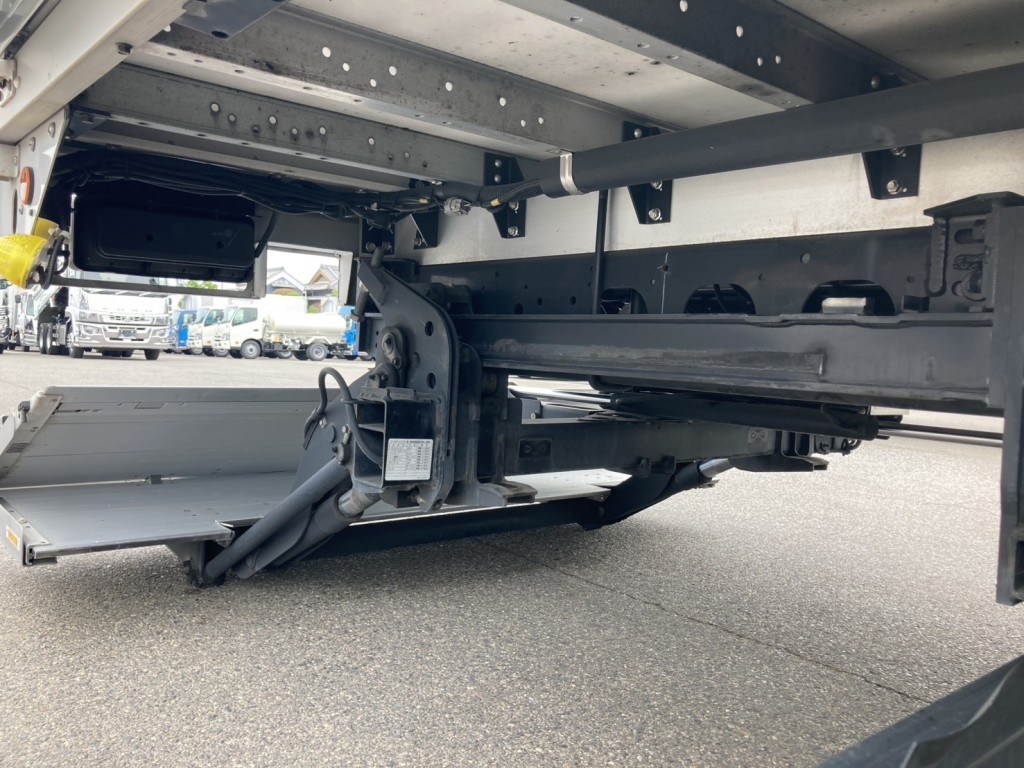 シャーシとネタの状態です。|三菱 ファイター 2KG-FK65F(2WD)の写真9