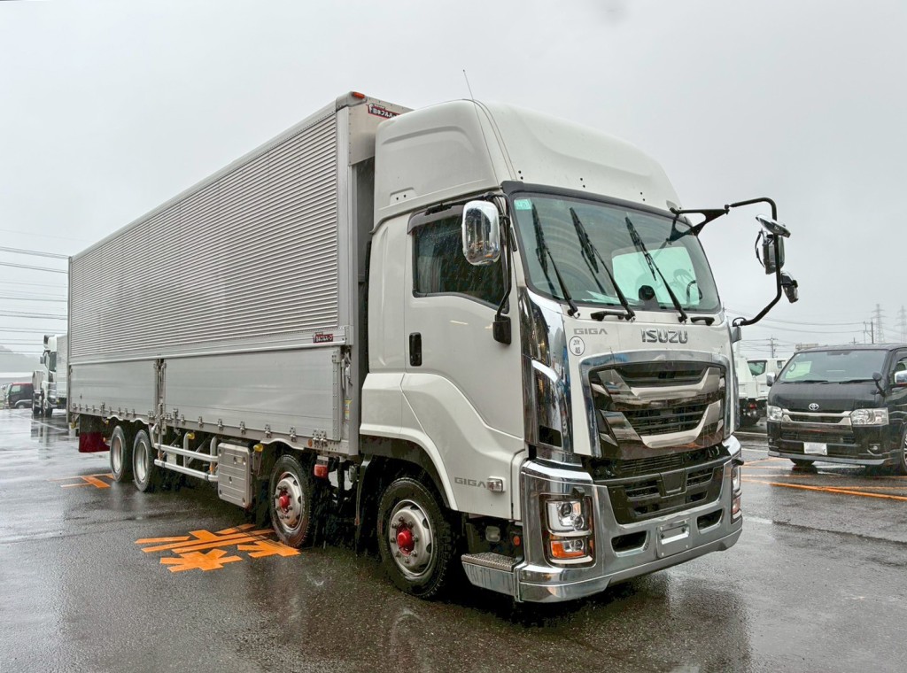 いすゞ ギガ 2PG-CYJ77Cの写真2
