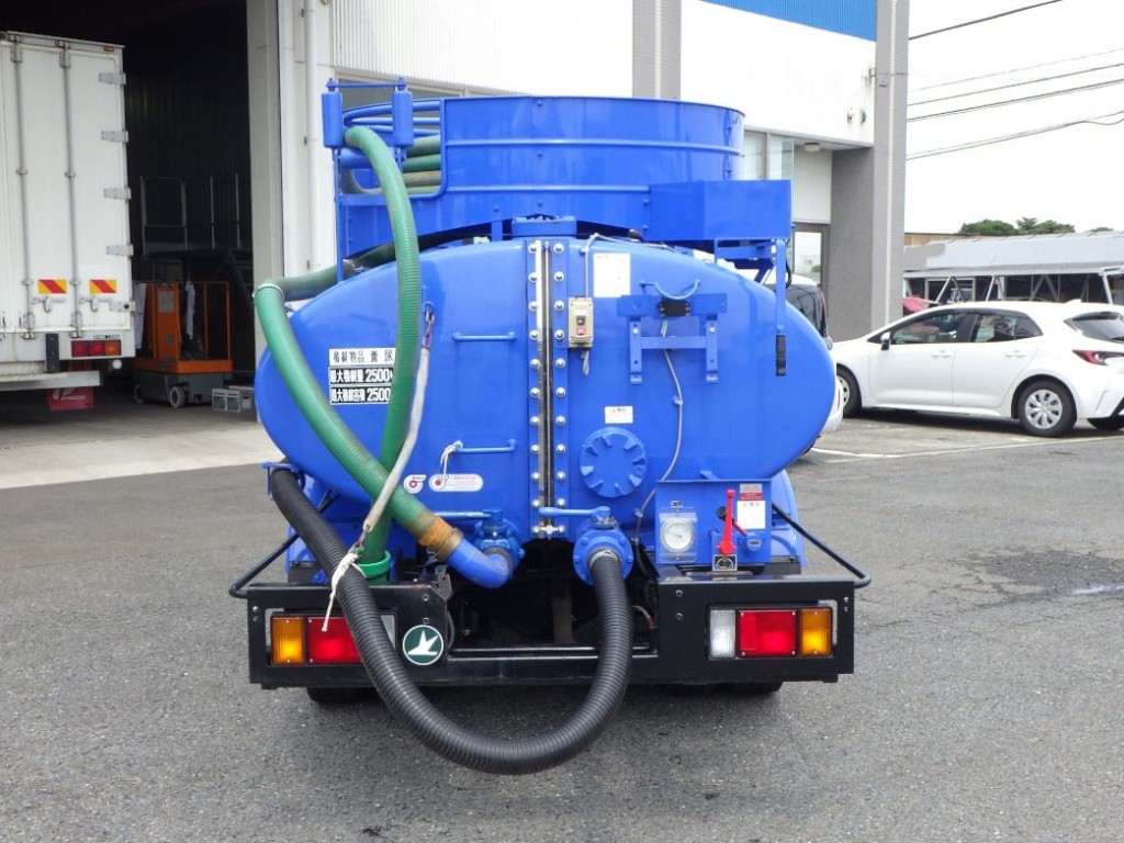 ボディー後方の状態です。|いすゞ エルフ 2PG-NKS88AN(2WD)の写真8