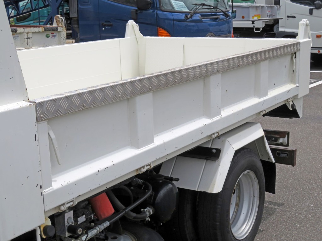 助手席側あおり各所にキズ・サビがあります。|日野 デュトロ TKG-XZU620T(2WD)の写真21