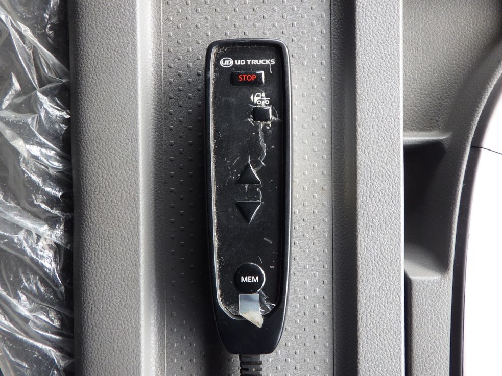 エアサスのコントローラーです。|UDトラックス クオン 2RG-GK5DAB(2WD)の写真15