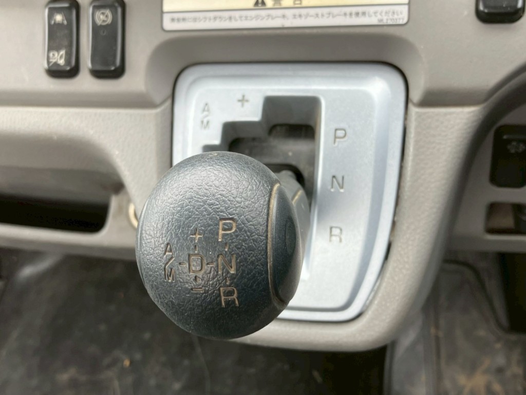 三菱 キャンター 2PG-FEBS0(2WD)の写真6