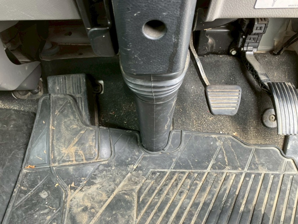 三菱 キャンター 2PG-FEBS0(2WD)の写真7