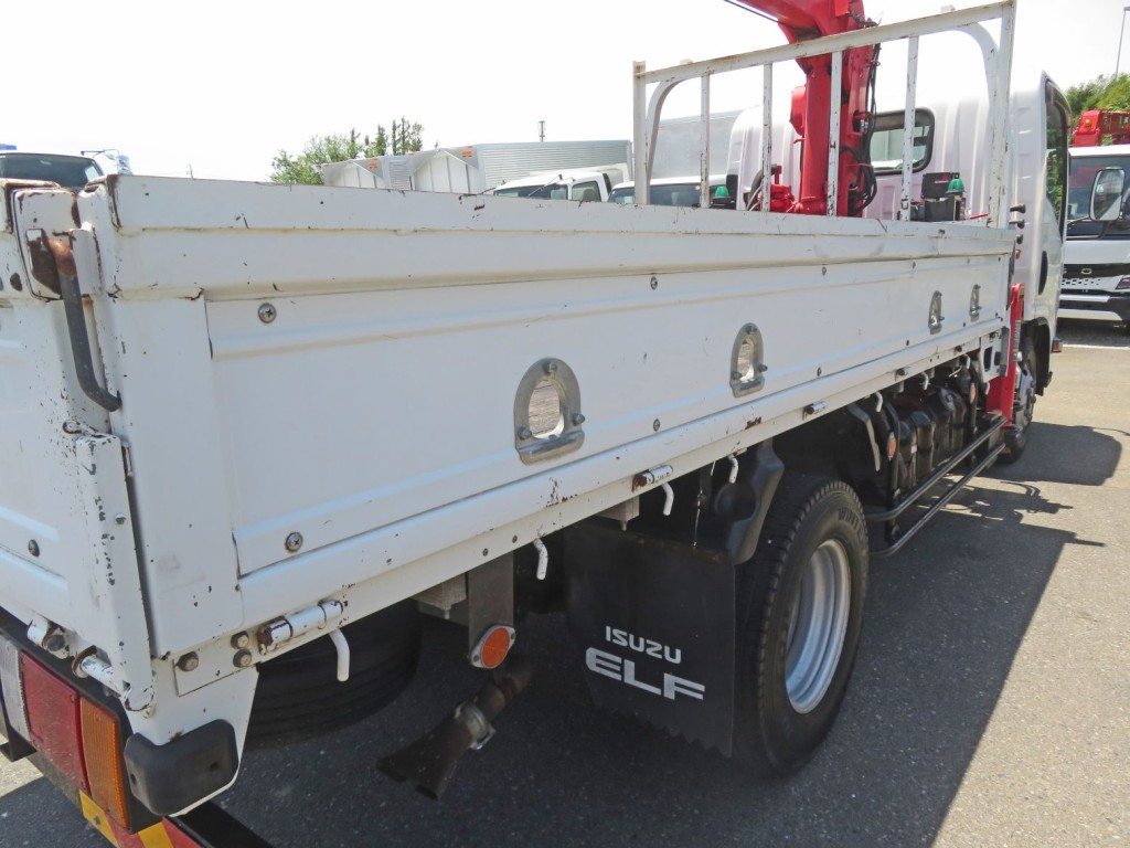 あおりに細かいキズ・サビがあります。|いすゞ エルフ TPG-NMR85N(2WD)の写真44