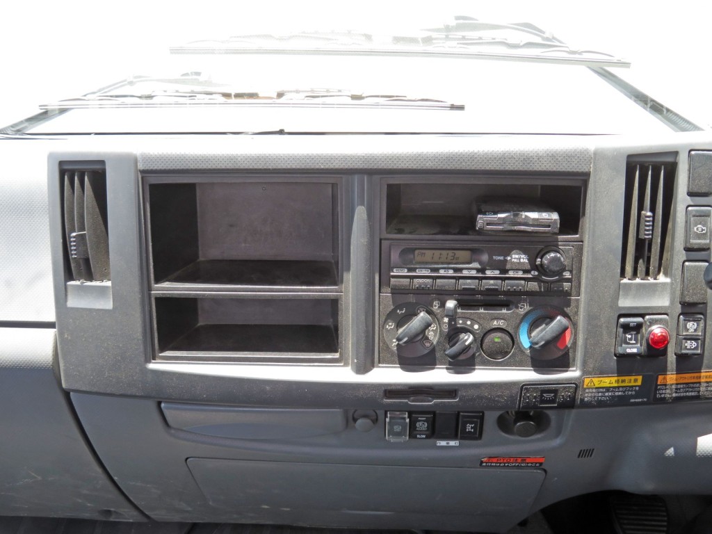 インパネ周りの状態です。|いすゞ フォワード TKG-FRR90S1(2WD)の写真25