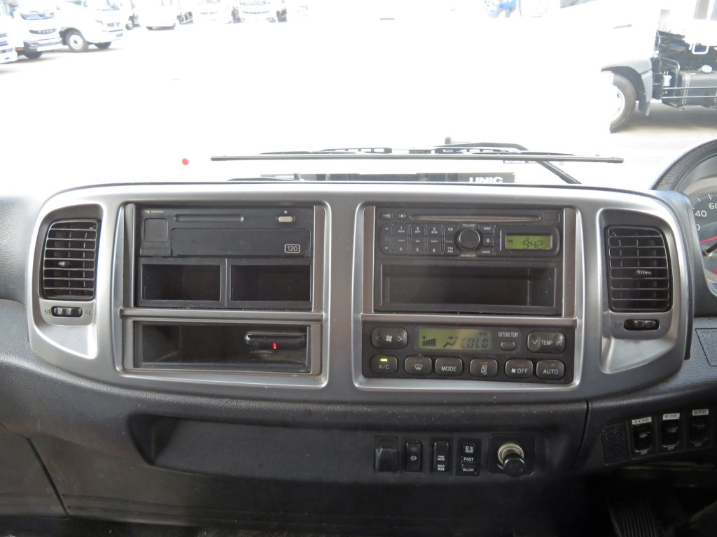 インパネ周りの状態です。|日野 レンジャー TKG-FD7JLAG(2WD)の写真27