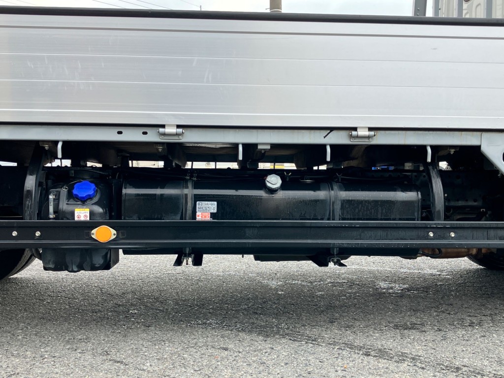 燃料タンクは100L・アドブルー付きです。|いすゞ エルフ 2RG-NLR88ARの写真16