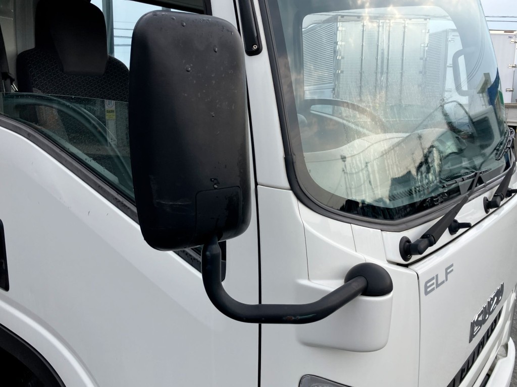 運転席側ミラーに擦れがあります。|いすゞ エルフ 2RG-NLR88ARの写真32