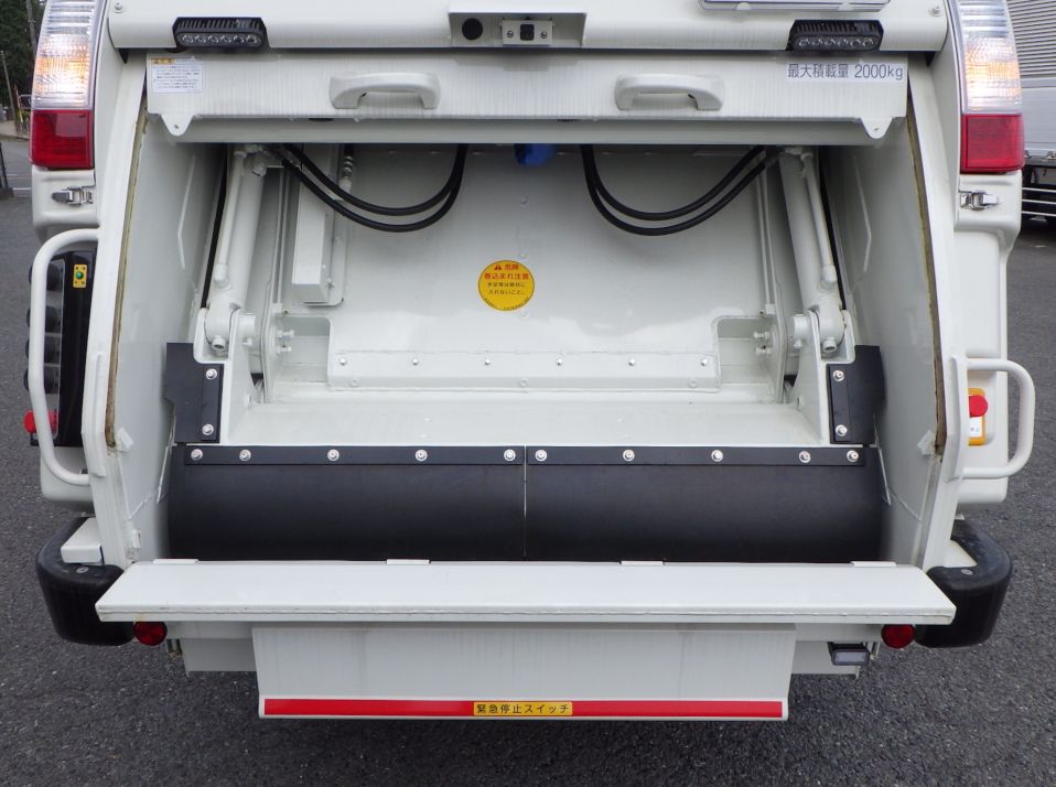 プレス式圧縮板の状態です。|日野 デュトロ 2KG-XZU605X(2WD)の写真13