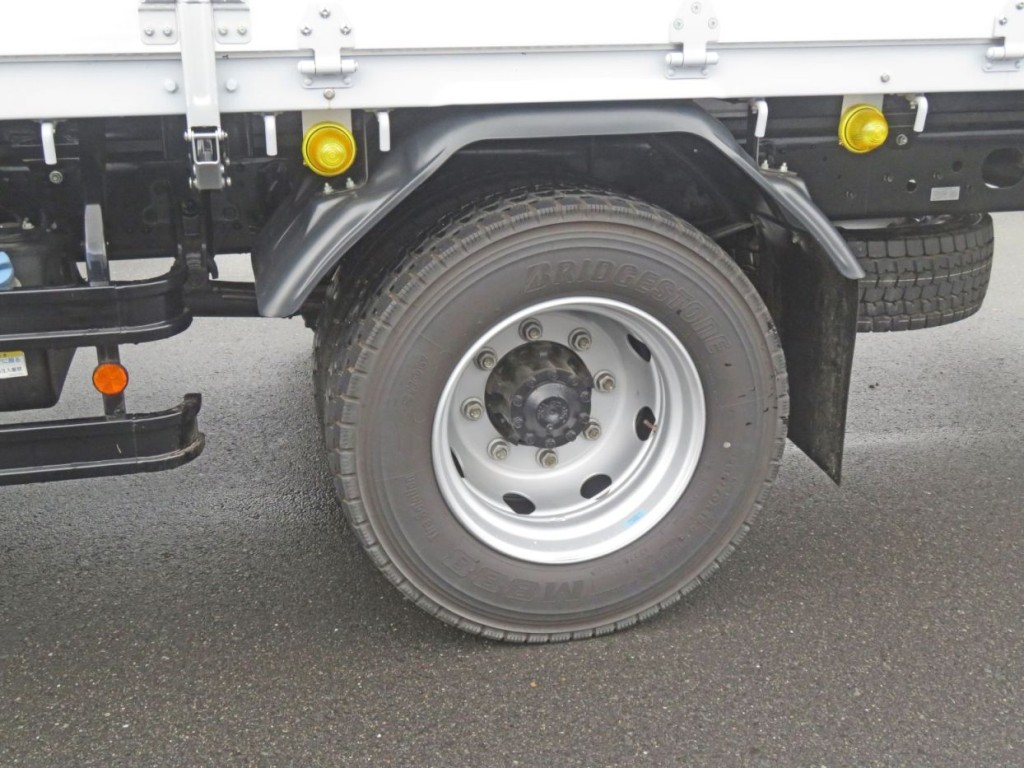 リアフェンダーは樹脂製です。|三菱 ファイター 2KG-FK62FZの写真16