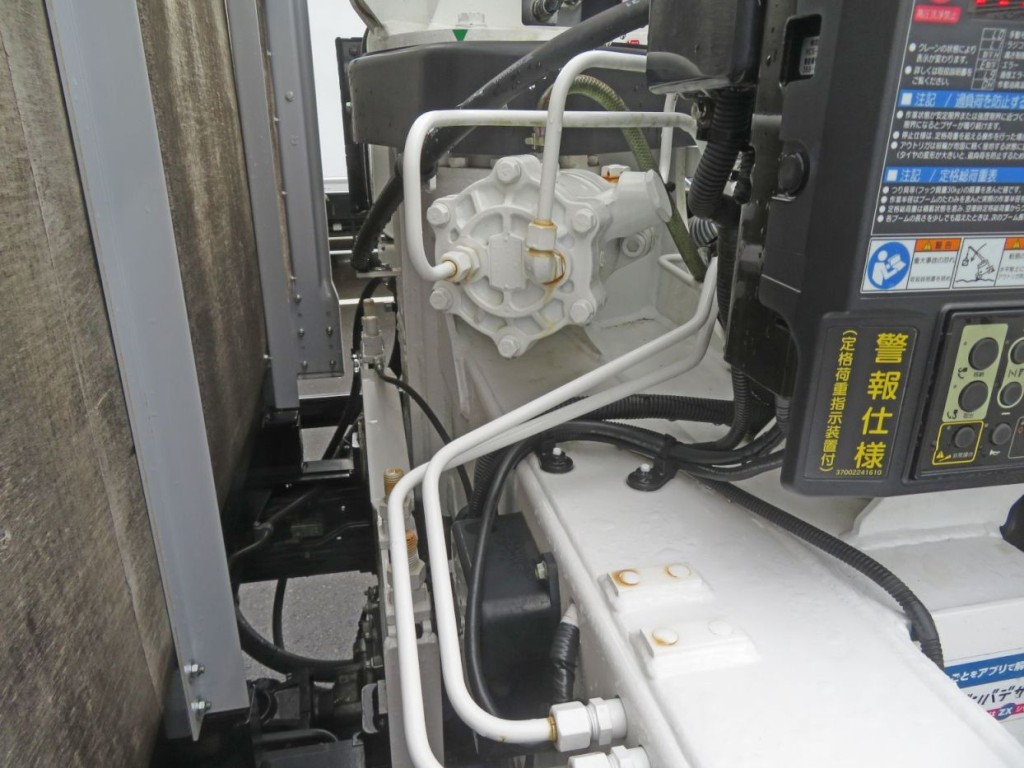 配管周りに少し置きサビがあります。|三菱 ファイター 2KG-FK62FZの写真21