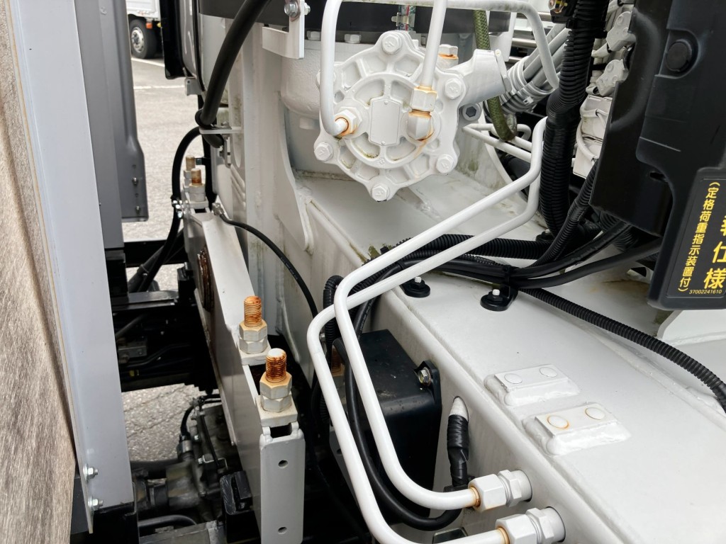 三菱 ファイター 2KG-FK62FZの写真16