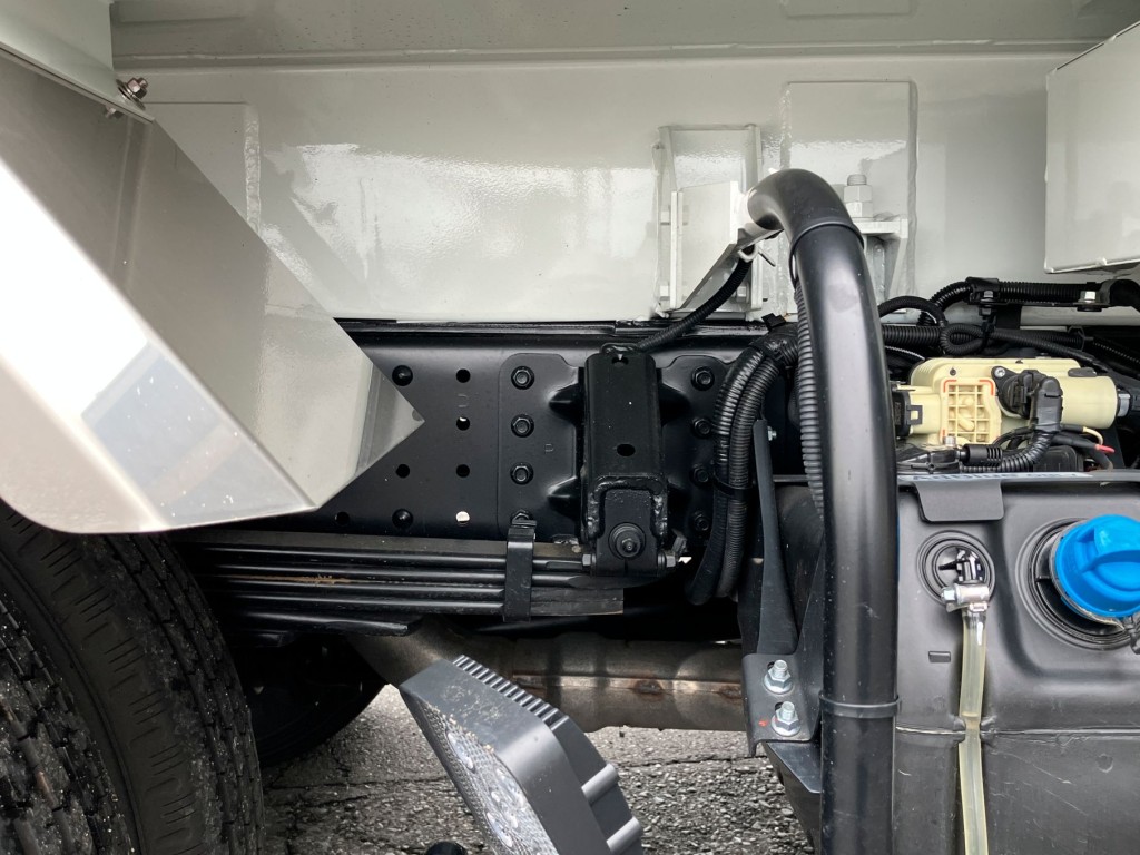 シャシの状態です。|三菱 キャンター 2RG-FEAV0(2WD)の写真6
