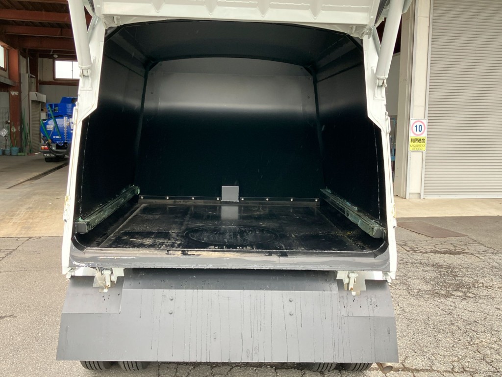 荷台全体の状態です。|三菱 キャンター 2RG-FEAV0(2WD)の写真8