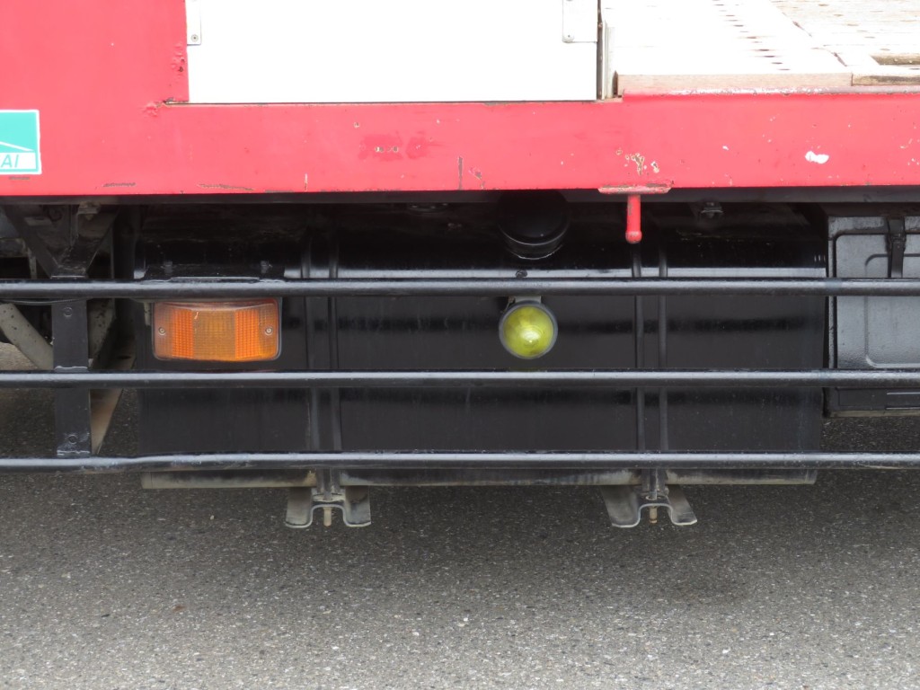 燃料タンクは300Lです。|UDトラックス コンドル QDG-PW39Lの写真21